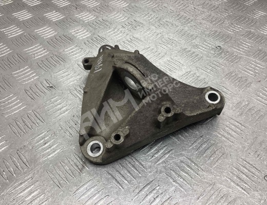 Кронштейн КПП Audi A6 C5 (4B) 2001-2004 рестайлинг  Audi A6 A6 C5 (4B) 2001-2004 рестайлинг