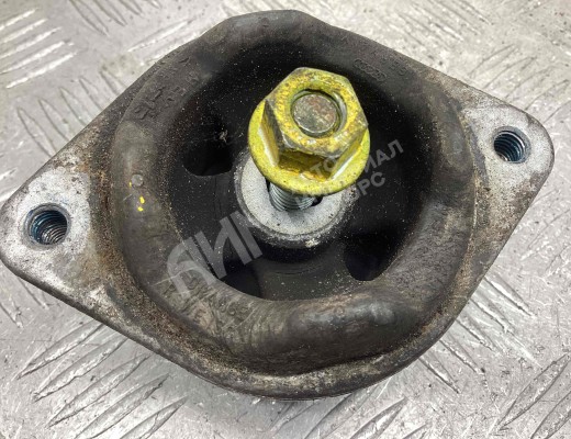 Подушка крепления КПП Audi A6 C5 (4B) 2001-2004 рестайлинг  Audi A6 A6 C5 (4B) 2001-2004 рестайлинг