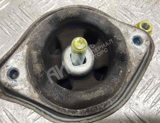 Подушка крепления КПП Volkswagen Passat B5+ (3B) 2000-2005 рестайлинг  Volkswagen Passat Passat B5+ (3B) 2000-2005 рестайлинг