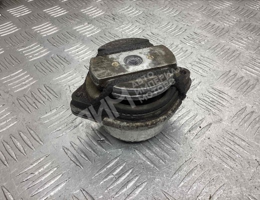 Подушка крепления КПП Audi A6 C5 (4B) 2001-2004 рестайлинг  Audi A6 A6 C5 (4B) 2001-2004 рестайлинг