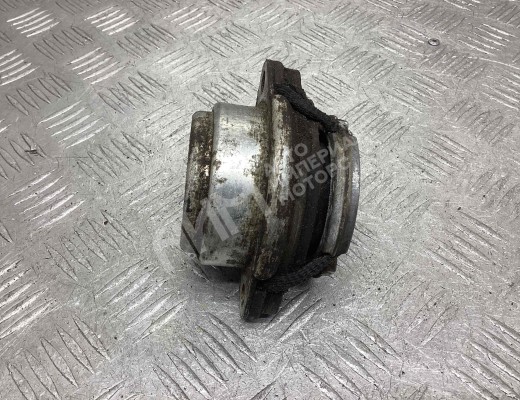 Подушка крепления КПП Audi A6 C5 (4B) 2001-2004 рестайлинг  Audi A6 A6 C5 (4B) 2001-2004 рестайлинг