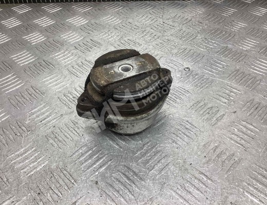 Подушка крепления КПП Audi A6 C5 (4B) 2001-2004 рестайлинг  Audi A6 A6 C5 (4B) 2001-2004 рестайлинг