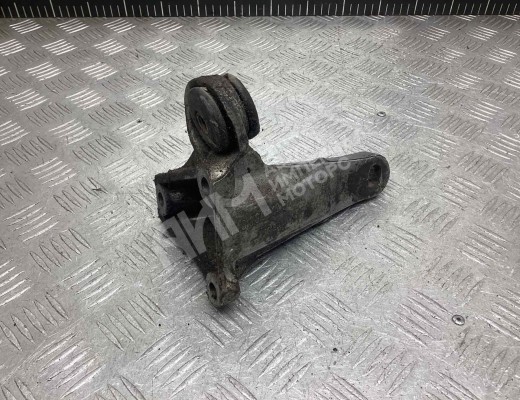 Кронштейн КПП Audi 100 C3 1982-1991  Audi 100 100 C3 1982-1991