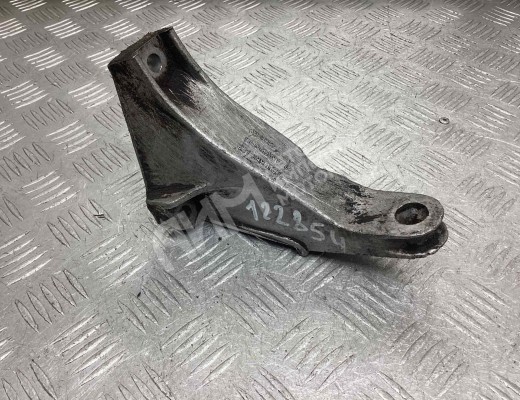 Кронштейн КПП Audi 100 C3 1982-1991  Audi 100 100 C3 1982-1991