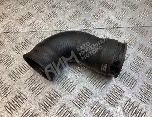 Патрубок интеркулера Audi A3 I (8L) 1996-2000  Audi A3 A3 I (8L) 1996-2000