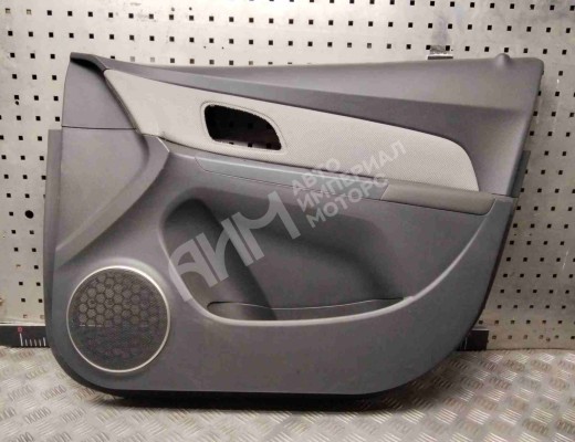 Обшивка двери передней правой (дверная карта) Chevrolet Cruze I (J300) 2009-2015  Chevrolet Cruze Cruze I (J300) 2009-2015