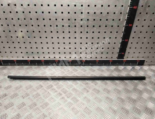 Молдинг стекла двери передней правой наружный Chevrolet Cruze I (J300) 2009-2015  Chevrolet Cruze Cruze I (J300) 2009-2015
