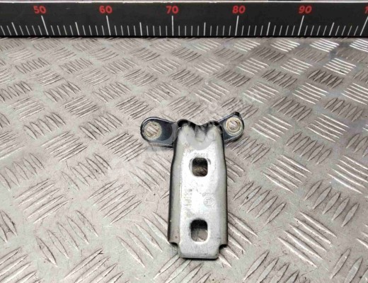 Петля двери передней правой Chevrolet Cruze I (J300) 2009-2015  Chevrolet Cruze Cruze I (J300) 2009-2015