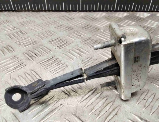 Ограничитель открывания двери передней Chevrolet Cruze I (J300) 2009-2015  Chevrolet Cruze Cruze I (J300) 2009-2015