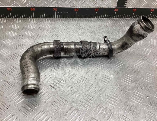 Патрубок интеркулера Volkswagen Passat B4 (3A) 1993-1997  Volkswagen Passat Passat B4 (3A) 1993-1997
