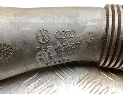 Патрубок воздушного фильтра Volkswagen Passat B5 (3B) 1996-2000  Volkswagen Passat Passat B5 (3B) 1996-2000