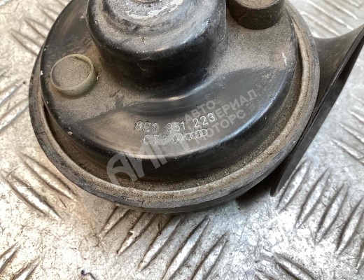Сигнал (клаксон) Audi A4 B6 (8EC, 8E5) 2000-2004  Audi A4 A4 B6 (8EC, 8E5) 2000-2004