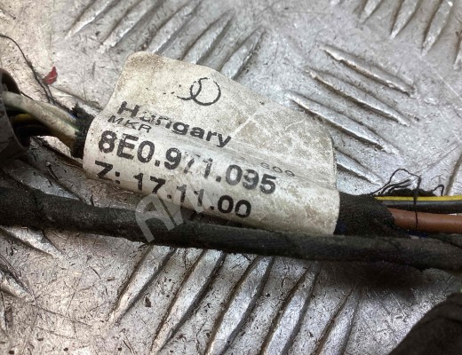 Проводка бампера переднего Audi A4 B6 (8EC, 8E5) 2000-2004  Audi A4 A4 B6 (8EC, 8E5) 2000-2004