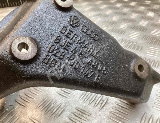 Крепление ТНВД Volkswagen Passat B5 (3B) 1996-2000  Volkswagen Passat Passat B5 (3B) 1996-2000