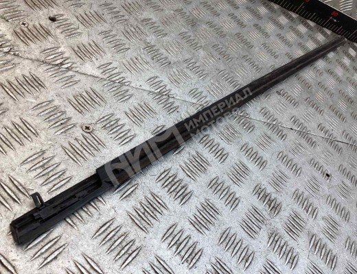 Молдинг стекла двери передней правой наружный Mazda 3 I (BK) 2003-2009  Mazda 3 3 I (BK) 2003-2009