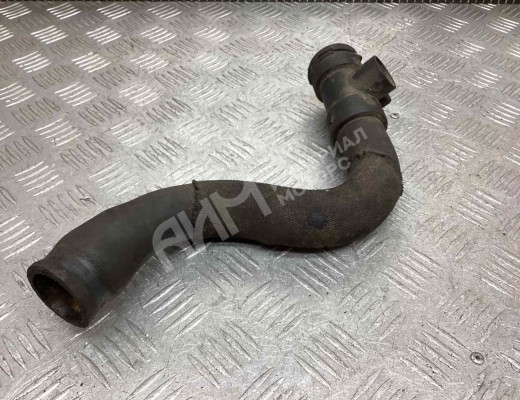 Патрубок радиатора Audi A4 B6 (8EC, 8E5) 2000-2004  Audi A4 A4 B6 (8EC, 8E5) 2000-2004