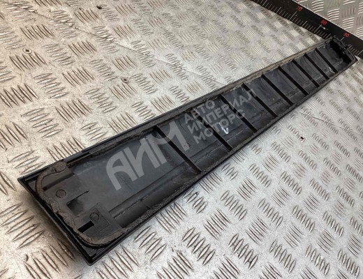 Молдинг двери передней левой Audi 100 C3 1982-1991  Audi 100 100 C3 1982-1991