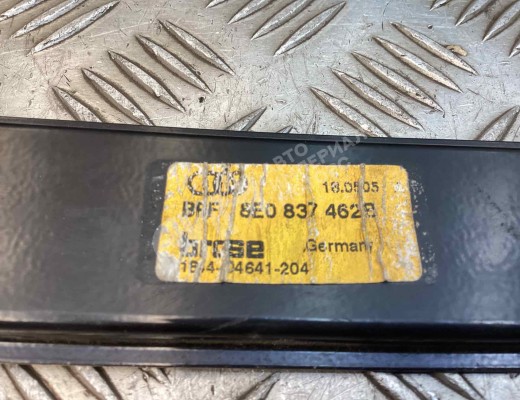 Стеклоподъемник передний правый Audi A4 B7 (8EC, 8ED) 2004-2008  Audi A4 A4 B7 (8EC, 8ED) 2004-2008