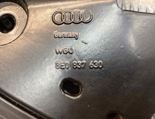 Рамка двери передней правой Audi A4 B7 (8EC, 8ED) 2004-2008  Audi A4 A4 B7 (8EC, 8ED) 2004-2008