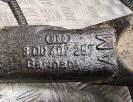 Кулак поворотный левый Audi A6 C5 (4B) 2001-2004 рестайлинг  Audi A6 A6 C5 (4B) 2001-2004 рестайлинг