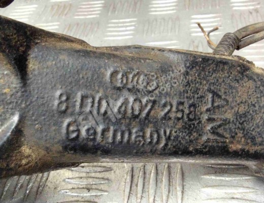 Кулак поворотный правый Audi A6 C5 (4B) 2001-2004 рестайлинг  Audi A6 A6 C5 (4B) 2001-2004 рестайлинг