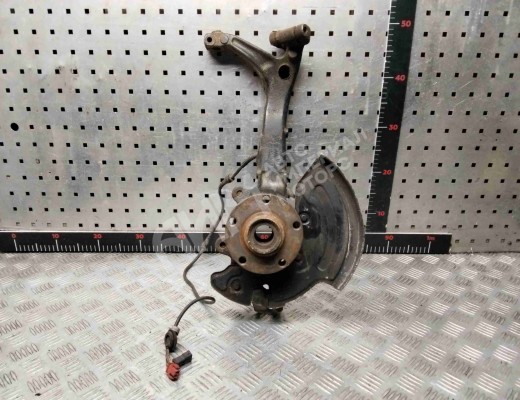 Кулак поворотный правый Audi A6 C5 (4B) 2001-2004 рестайлинг  Audi A6 A6 C5 (4B) 2001-2004 рестайлинг