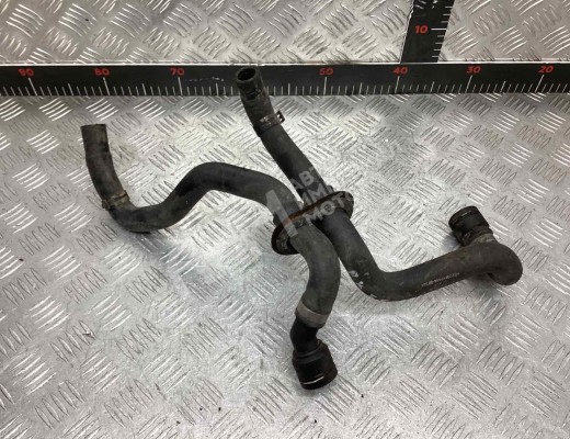 Патрубок отопителя (печки) Audi A4 B6 (8EC, 8E5) 2000-2004  Audi A4 A4 B6 (8EC, 8E5) 2000-2004