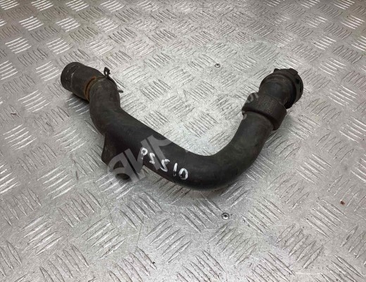 Патрубок радиатора Volkswagen Passat B5+ (3B) 2000-2005 рестайлинг  Volkswagen Passat Passat B5+ (3B) 2000-2005 рестайлинг