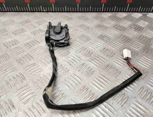 Активатор (привод) замка двери Mazda 323 VI (BJ) 1998-2003  Mazda 323 323 VI (BJ) 1998-2003