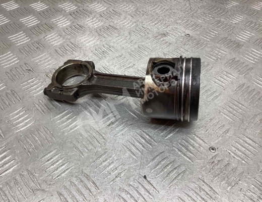 Поршень Renault Megane II 2002-2006  Renault Megane Megane II 2002-2006