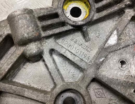 Кронштейн двигателя Renault Megane II 2002-2006  Renault Megane Megane II 2002-2006