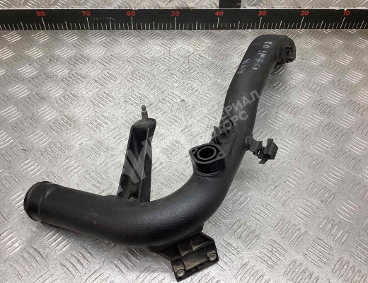 Патрубок интеркулера Volkswagen Passat B5 (3B) 1996-2000  Volkswagen Passat Passat B5 (3B) 1996-2000
