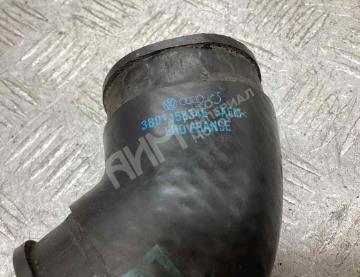 Патрубок интеркулера Volkswagen Passat B5 (3B) 1996-2000  Volkswagen Passat Passat B5 (3B) 1996-2000