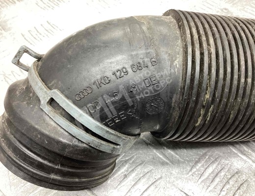 Патрубок воздушного фильтра Volkswagen Golf V (1K) 2004-2009  Volkswagen Golf Golf V (1K) 2004-2009