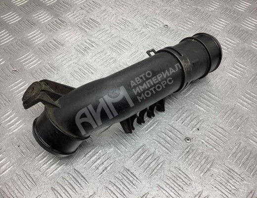 Патрубок интеркулера Volkswagen Passat B6 (3C) 2005-2010  Volkswagen Passat Passat B6 (3C) 2005-2010