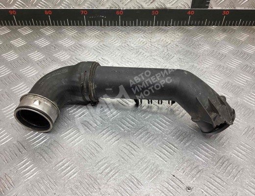 Патрубок интеркулера Volkswagen Passat B6 (3C) 2005-2010  Volkswagen Passat Passat B6 (3C) 2005-2010