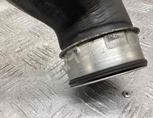 Патрубок интеркулера Volkswagen Passat B6 (3C) 2005-2010  Volkswagen Passat Passat B6 (3C) 2005-2010