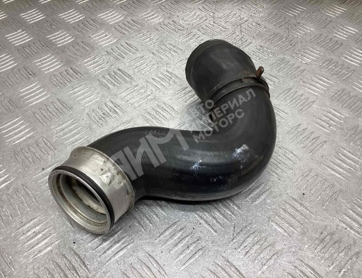 Патрубок интеркулера Volkswagen Passat B6 (3C) 2005-2010  Volkswagen Passat Passat B6 (3C) 2005-2010