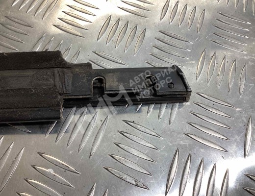 Молдинг стекла двери передней левой наружный Chrysler Voyager IV (RG) 2001-2008  Chrysler Voyager Voyager IV (RG) 2001-2008