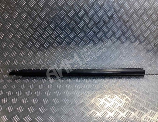 Молдинг стекла двери передней левой наружный Chrysler Voyager IV (RG) 2001-2008  Chrysler Voyager Voyager IV (RG) 2001-2008