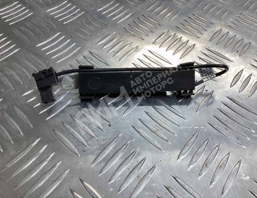 Усилитель антенны Volvo V50 (MW) 2003-2007  Volvo V50 V50 (MW) 2003-2007
