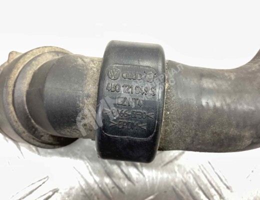 Патрубок радиатора Volkswagen Passat B5+ (3B) 2000-2005 рестайлинг  Volkswagen Passat Passat B5+ (3B) 2000-2005 рестайлинг