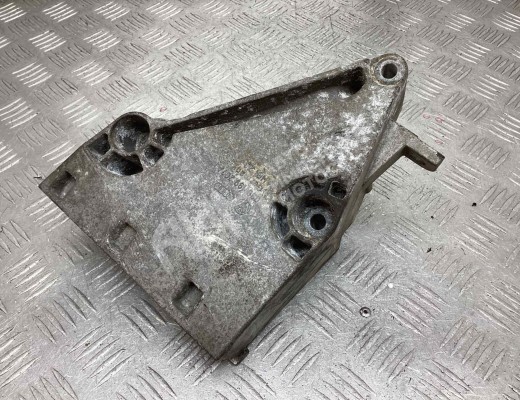 Кронштейн двигателя Seat Ibiza III (6L) 2002-2008  Seat Ibiza Ibiza III (6L) 2002-2008