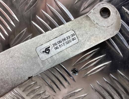 Патрубок интеркулера Peugeot 607 2000-2004  Peugeot 607 607 2000-2004