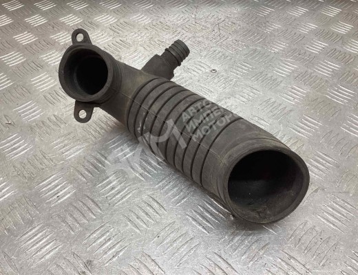 Патрубок воздушного фильтра Volkswagen Passat B5 (3B) 1996-2000  Volkswagen Passat Passat B5 (3B) 1996-2000