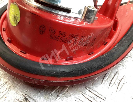 Фонарь крышки багажника правый Volkswagen Golf V (1K) 2004-2009  Volkswagen Golf Golf V (1K) 2004-2009