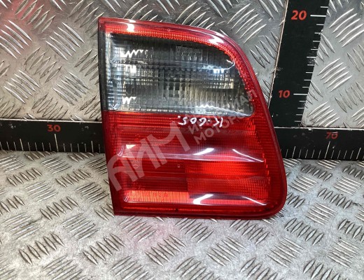 Фонарь крышки багажника левый Mercedes E (W210) 1999-2002 рестайлинг  Mercedes E E (W210) 1999-2002 рестайлинг