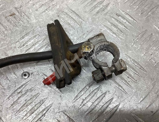 Плюсовой провод аккумулятора Audi 80 B4 (8C) 1991-1995  Audi 80 80 B4 (8C) 1991-1995