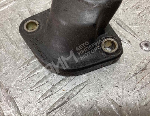 Фланец (тройник) системы охлаждения Audi 80 B4 (8C) 1991-1995  Audi 80 80 B4 (8C) 1991-1995