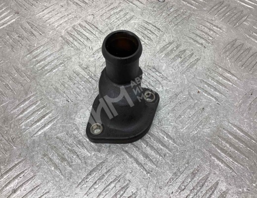 Фланец (тройник) системы охлаждения Audi 80 B4 (8C) 1991-1995  Audi 80 80 B4 (8C) 1991-1995